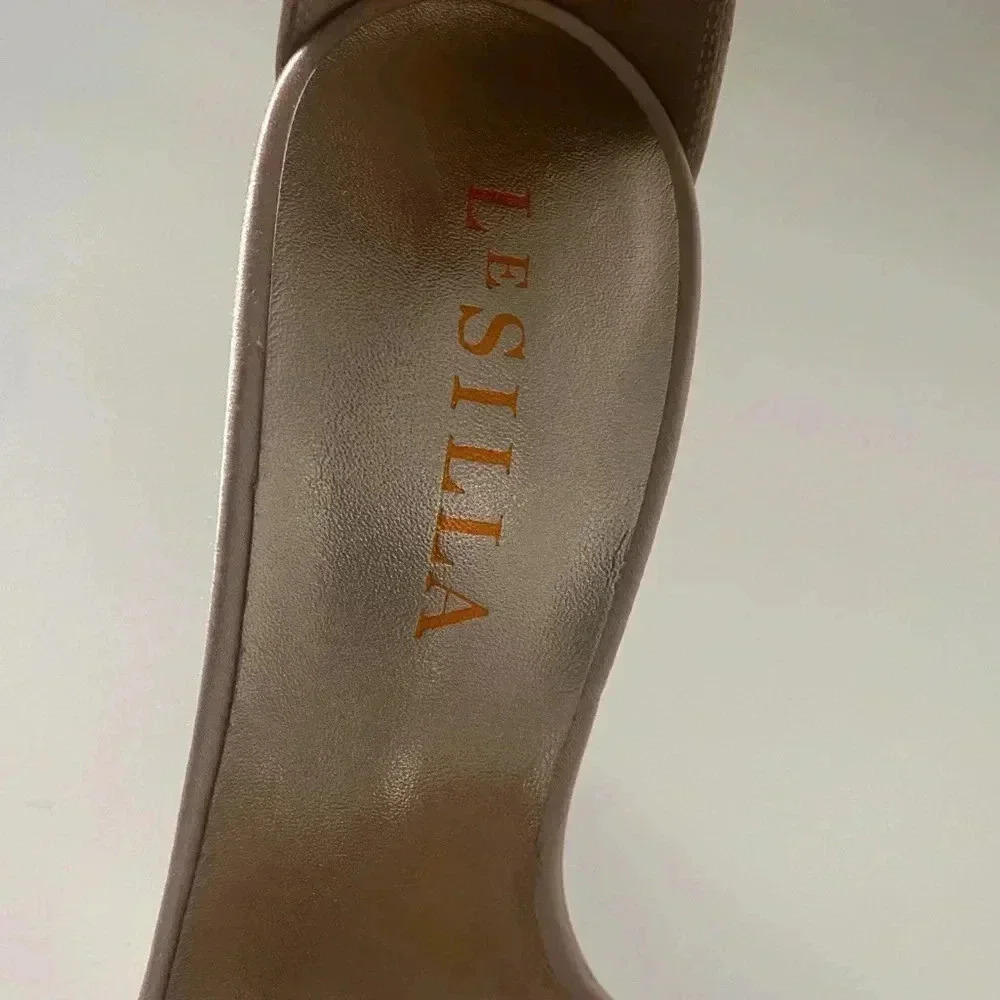 Le Silla Handmade Silk Nude Heels Size 6 NWOT - Picture 10 of 12